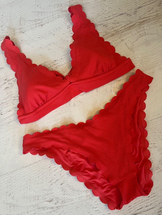 aerie Other - Aerie Scalloped Trim Triangle Bikini in Coral size XL